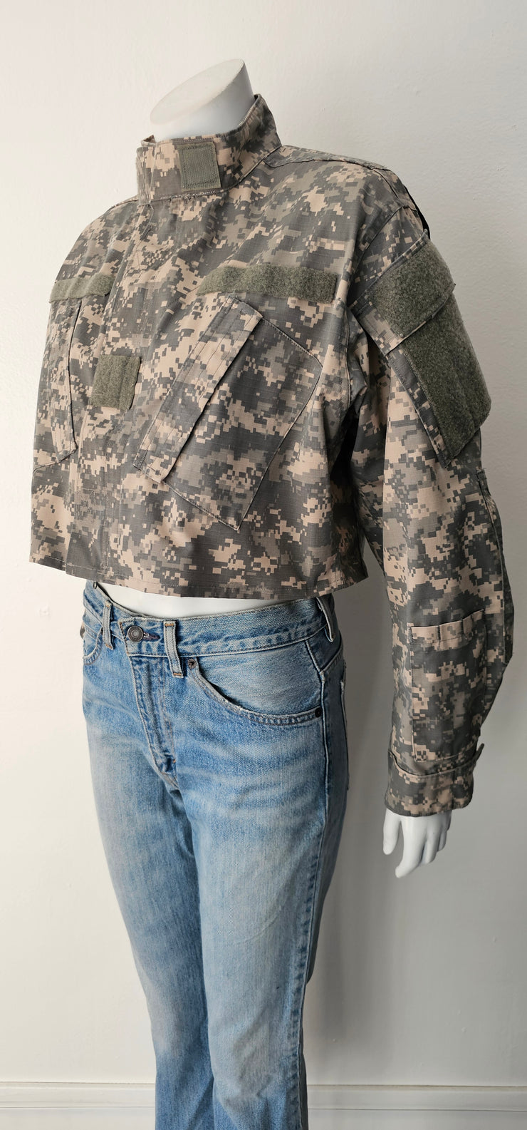 Vintage Upcycled Genuine US Army Military Troops Field Jacket BDU Digital ACU Camo Crop (Copy)