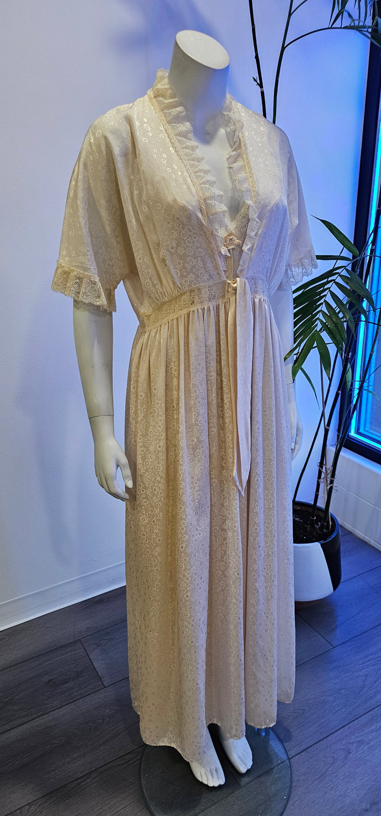 Vintage 70s Cream Jacquard Lace Goddess Peignoir Nightgown Robe Paris NY