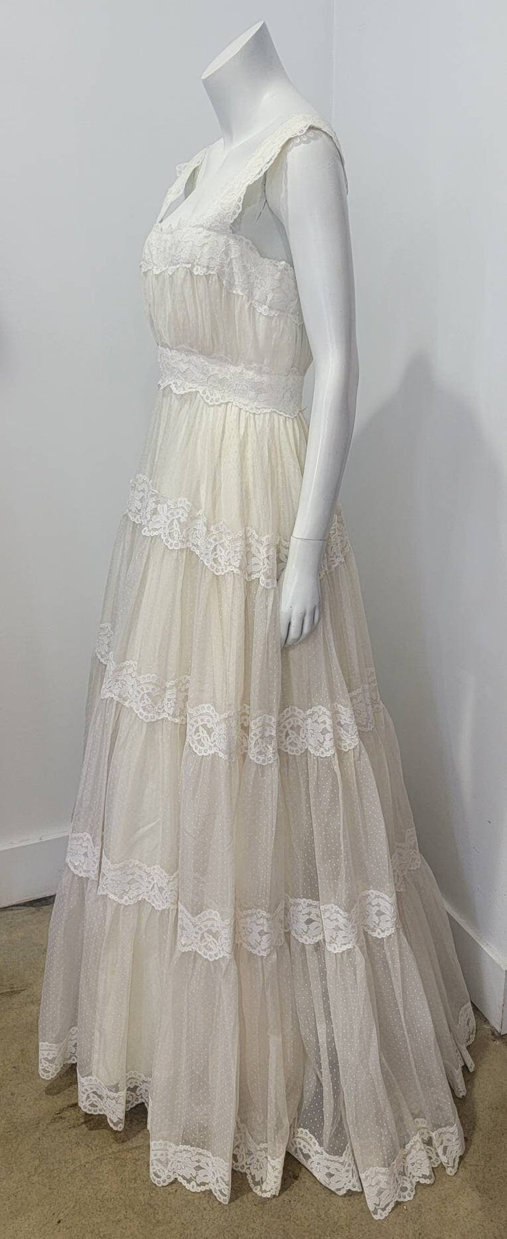 Vintage Ivory Swiss Dot Tiered Lace Bridal Wedding Maxi Full Sweep Gown by